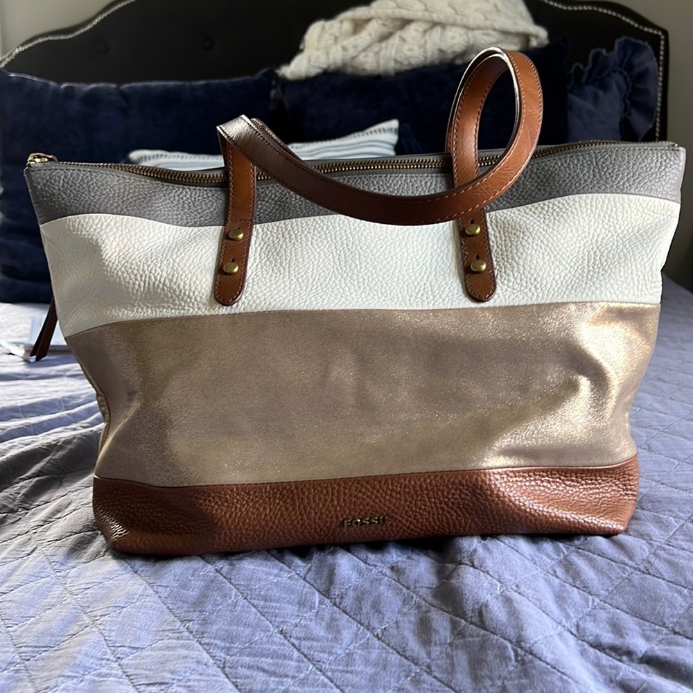 Large Fossil Leather Shoulder/ Tote Bag